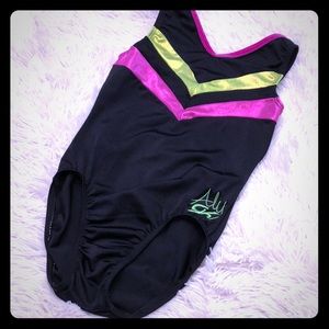 GK Elite Aly Raisman Girls L leo w/Mystique detail